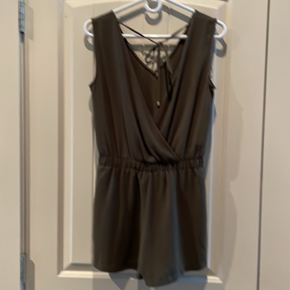 Shorts/romper - Picture 4 of 5